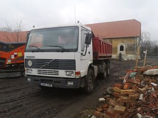 autobasculantă VOLVO FL10 320