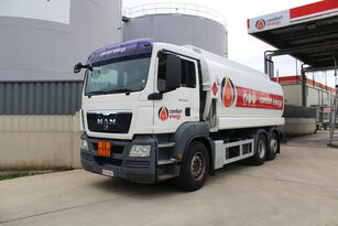 camion cisternă combustibil MAN