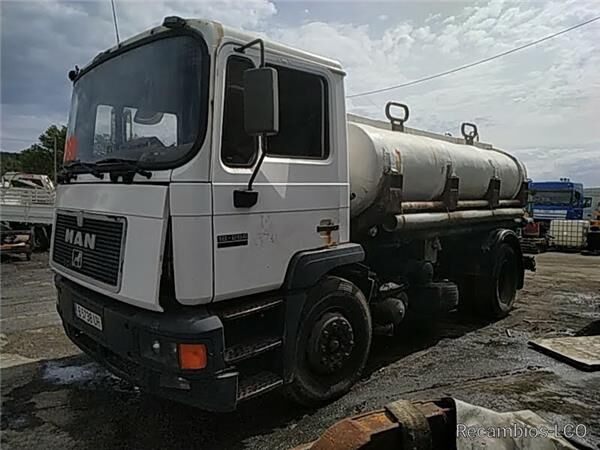 camion cisternă combustibil MAN Cabina Completa MAN M 2000 L 18.263, 18.264, LK, LLK, LRK, LLRK