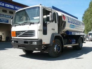 camion cisternă combustibil Volvo FL19 M25