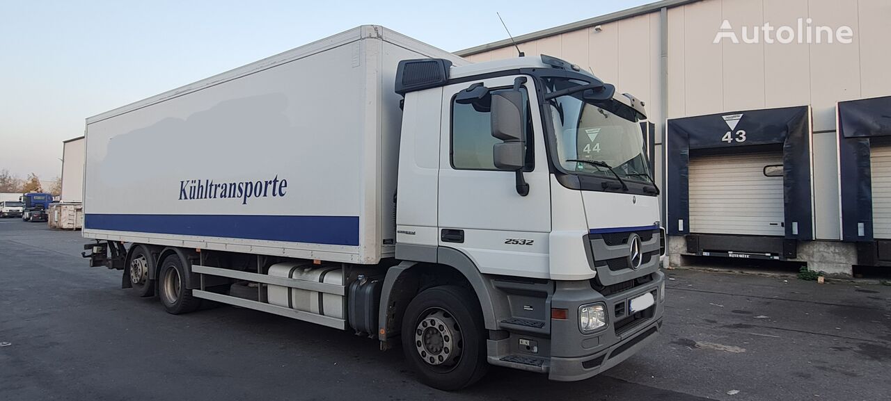 camion frigorific Mercedes-Benz Actros 2532 L 6x2 MP3 Kühlkoffer mit LBW