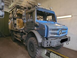 camion furgon Mercedes-Benz Unimog 452