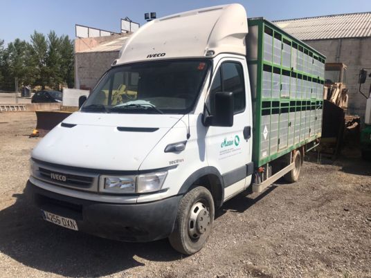 camion transport animale IVECO 50C17