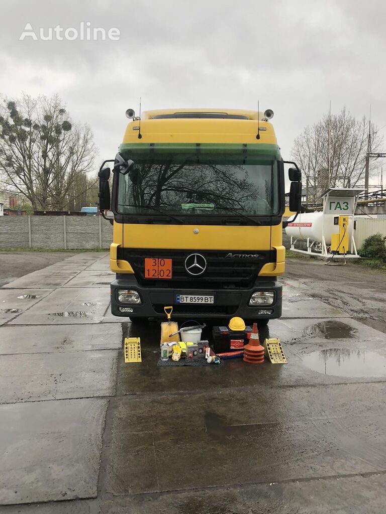 cap tractor Mercedes-Benz Actros 1841 + cisternă pentru combustibil