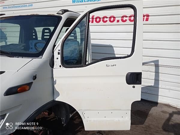 uşă IVECO Puerta Delantera Izquierda Iveco Daily II 35 S 11,35 C 11 pentru vehicul comercial IVECO Daily II 35 S 11,35 C 11