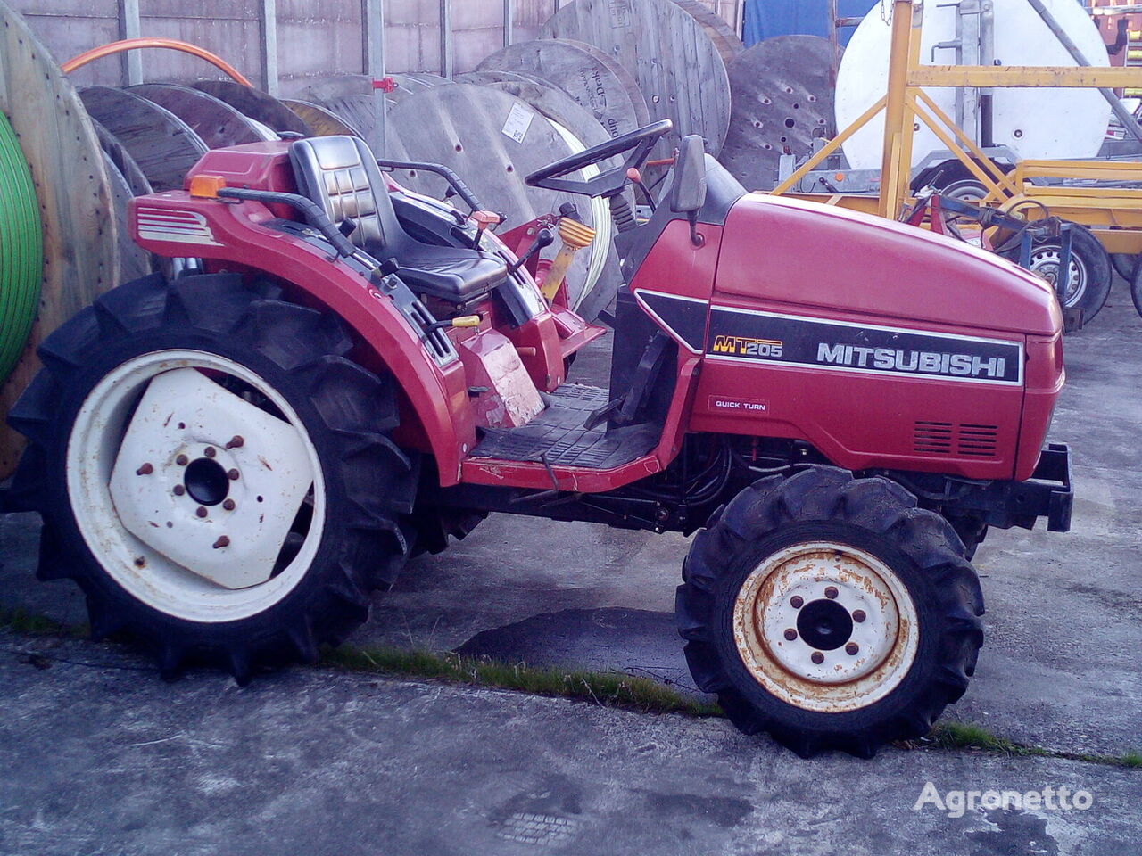 Mini tractor MITSUBISHI MT205 de vânzare Ucraina