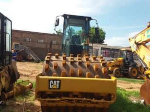 cilindru compactor pentru terasamente CATERPILLAR CS54B